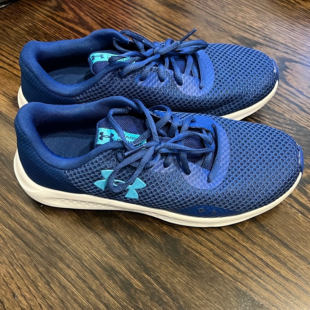 Under Armour running shoes size 10
